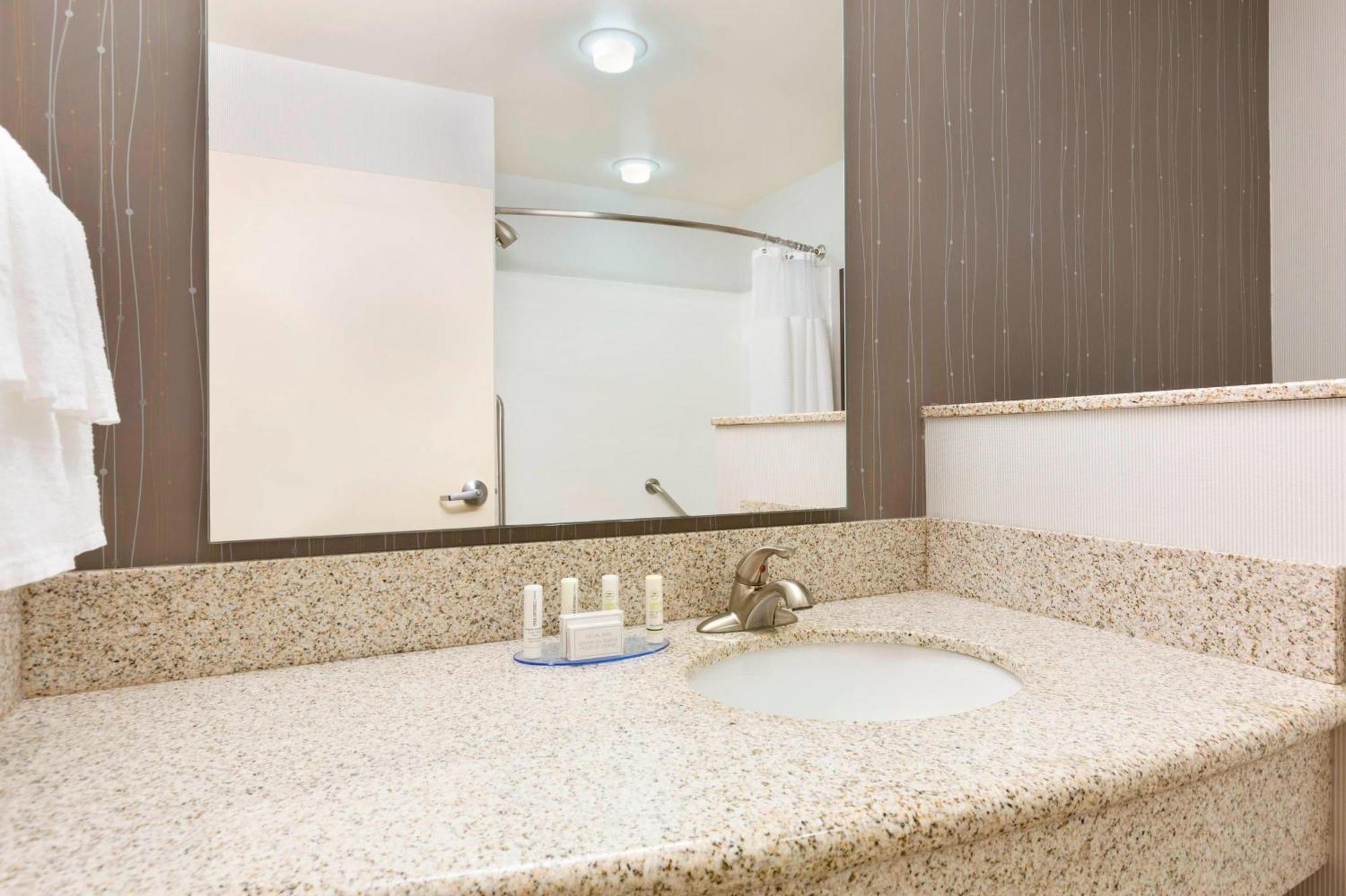 Courtyard By Marriott Kalamazoo Portage Экстерьер фото
