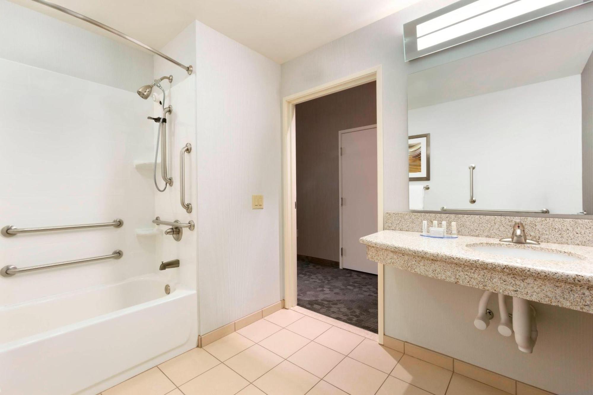 Courtyard By Marriott Kalamazoo Portage Экстерьер фото